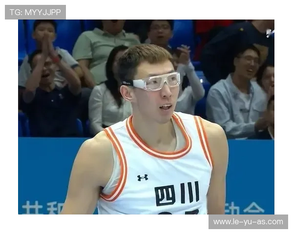 周琦坐镇禁区 展现顶级护框威慑力