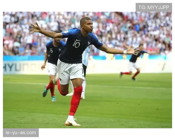 姆巴佩持续闪耀赛场，98年出生的足球天才再展无限潜力