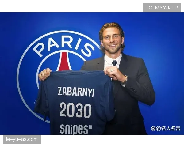 孔帕尼场上冷面队长，脱下球衣瞬间变豪门男主，这反差笑翻了我