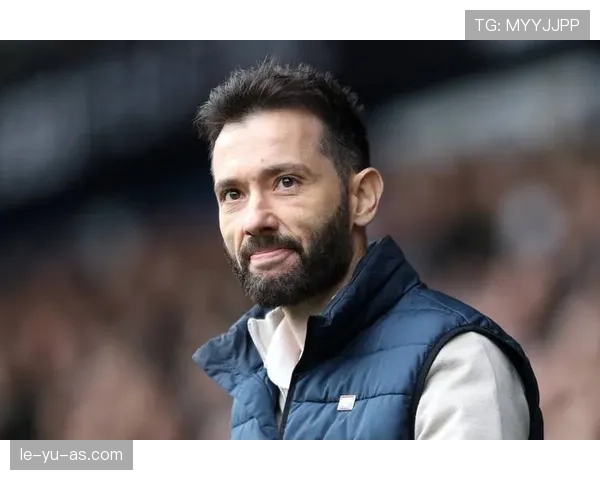 瓦伦西亚球迷抗议持续，球队表现与管理层决策引发不满