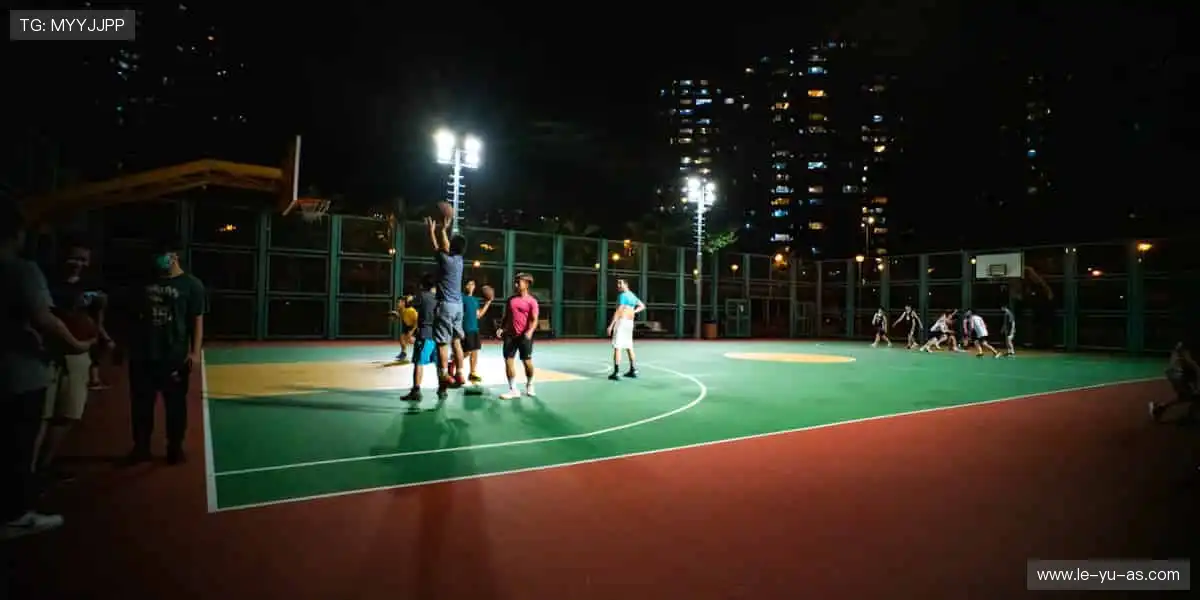 实时弹幕，边看边聊，做赛场最活跃的观众！💬🎉